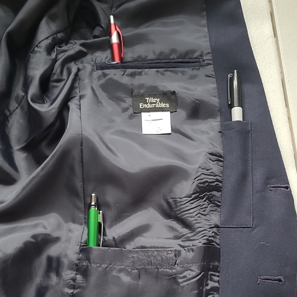 38R Tilley Endurables Travel Blazer Navy Pockets Statement Buttons - Picture 9 of 10